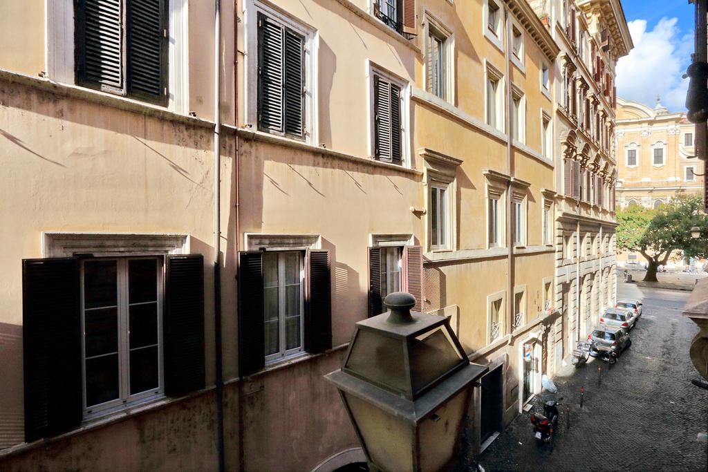 Mariposa * Roma